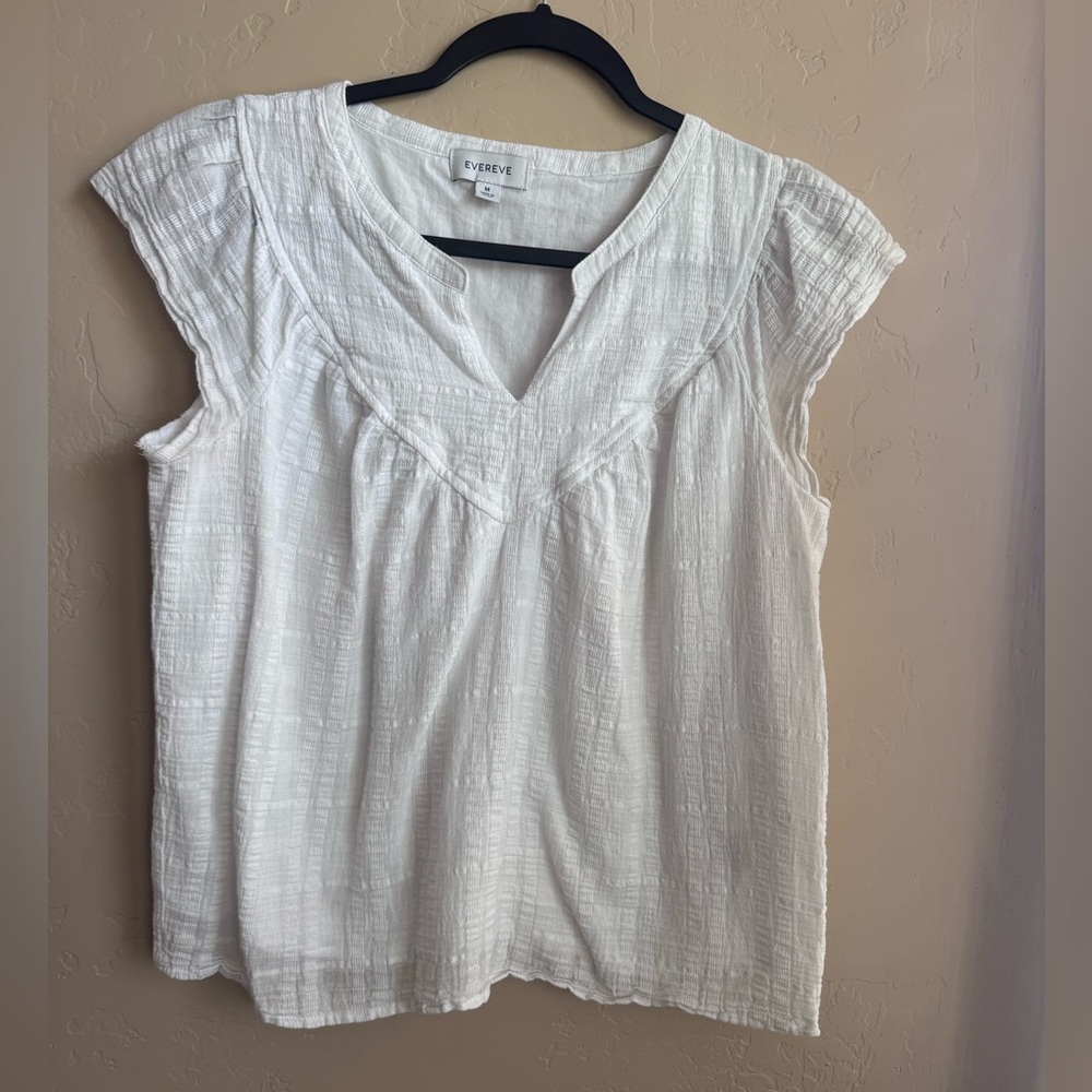 Evereve White Textured Cap-Sleeve V-Neck Blouse